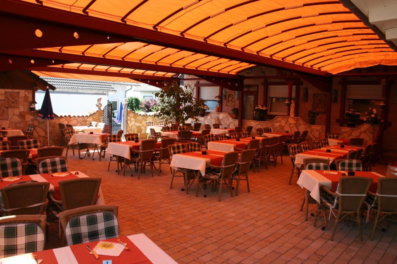 Hotel Restaurant Da Vinci Лар Экстерьер фото