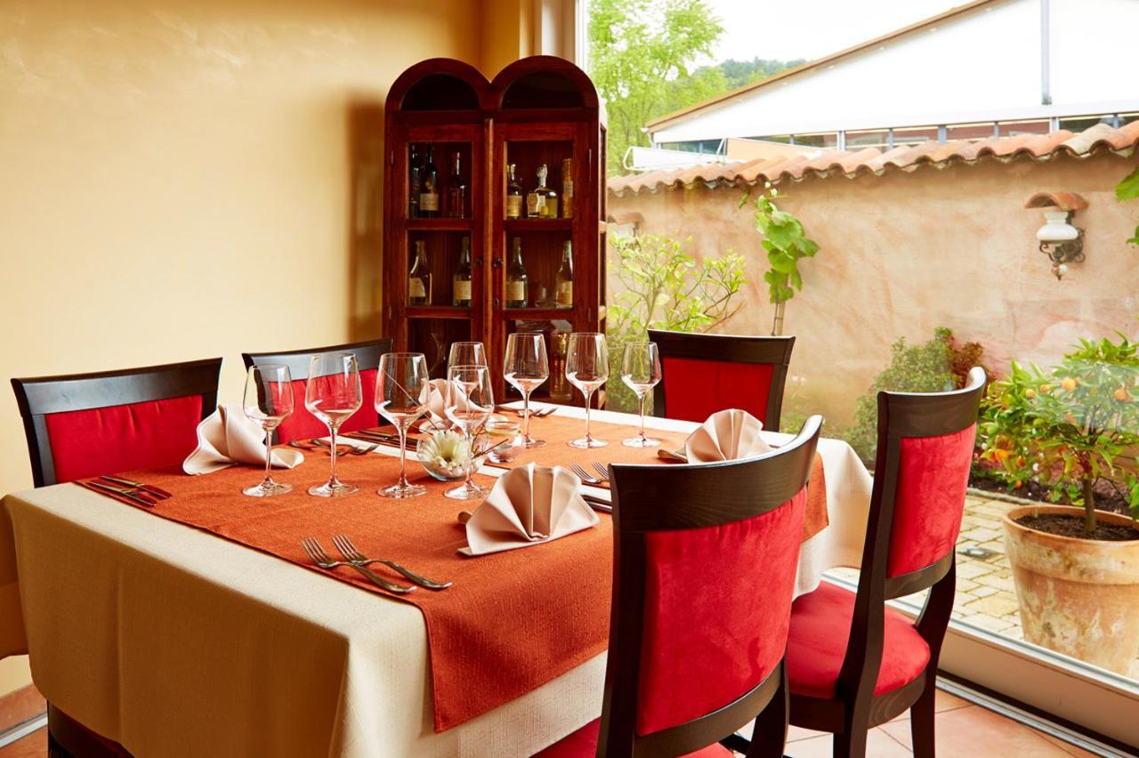 Hotel Restaurant Da Vinci Лар Экстерьер фото